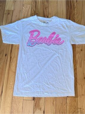 Barbie graphic tee white pink logo shirt casual Y2K style size small